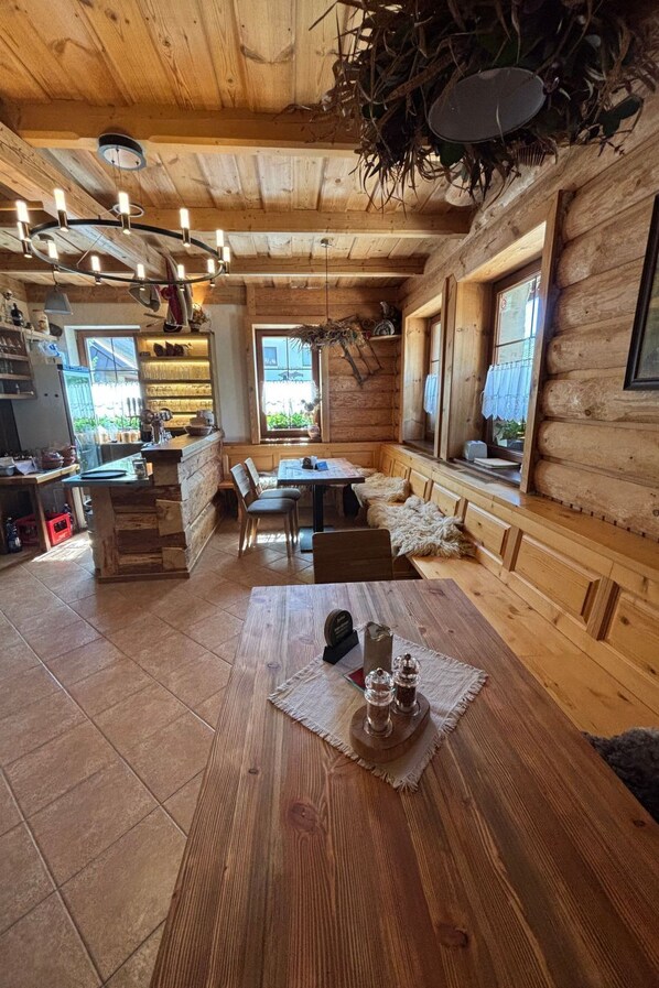 Dining - Penzion Tatry by Interhome (Zdiar)