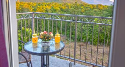 in Opanci mit beheiztem Pool, Parkplatz by Interhome