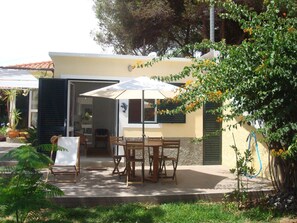 Outdoor dining - in Vila Baleira mit Garten by Interhome (Porto Santo)
