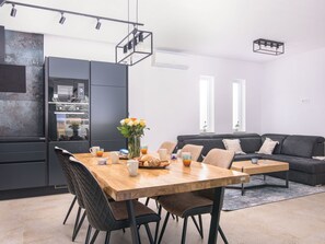Dining - Villa Tempest in der Nähe von Zadar by Interhome (Posedarje)