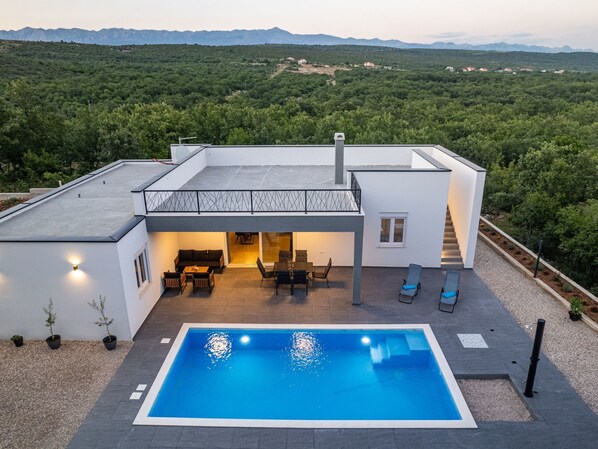 Pool - Villa Tempest in der Nähe von Zadar by Interhome (Posedarje)