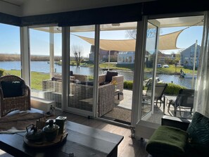 TV, DVD player - Starvilla in Makkum mit Sauna und schöner Aussicht by Interhome (Makkum)