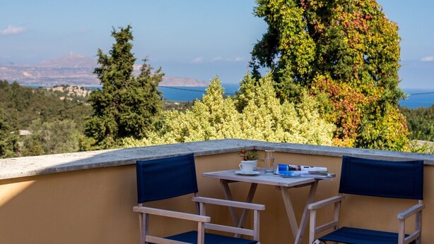 Outdoor dining - Gruppenunterkunft auf Kreta - separate Häuser by Interhome (Almyrida)