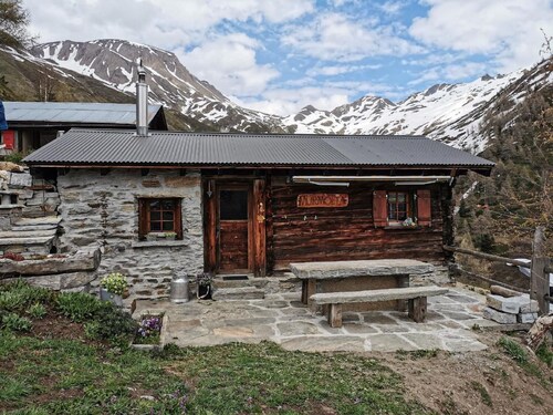 Alphütte Murmolta auf der Sonnenterrasse im Wallis by Interhome