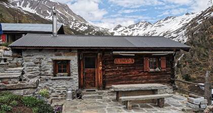 Alphütte Murmolta auf der Sonnenterrasse im Wallis by Interhome