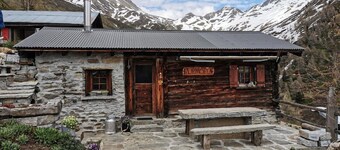 AlphĂŒtte Murmolta auf der Sonnenterrasse im Wallis by Interhome