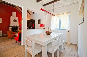 Dining - Romantisches Haus in Krušvar mit privatem Pool by Interhome (Dicmo)