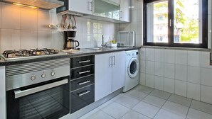 Private kitchen - Cristo Rei Gardens by Interhome (Moscavide)