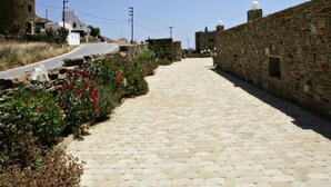 Unclassified image, 4 of 12, button - mit eigenem Pool by Interhome (Tinos)