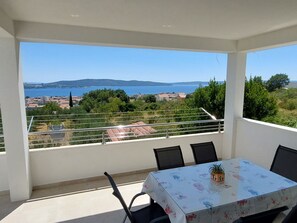 Outdoor dining - Vinka mit schönem Meerblick by Interhome (Kaštel Sućurac)