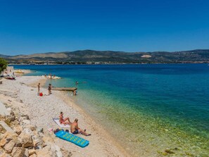 Beach - Geräumige Ferienwohnung mit Meerblick by Interhome (Trogir/Arbanija)