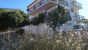 Exterior - mit Blick auf das Wasser by Interhome (Evangelismos)