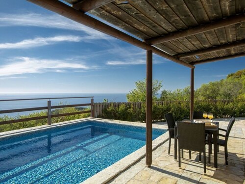 in Apollonii mit privatem Pool by Interhome