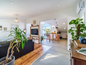 TV - Villa Tudor mit atemberaubender Aussicht by Interhome (Brač/Bobovišća na Moru)