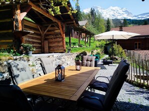 Outdoor dining - Chalet Sonnenhof by Interhome (Wengen)