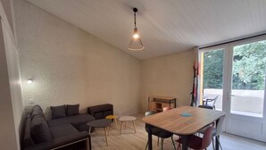 Interior - "Cottage Premium" mit Terrasse by Interhome (Mareuil sur Lay Dissais)