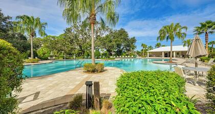 Florida Snowbird Haven w/ Pool! Easy I-75 Access