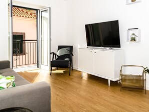 TV - Sunscape Nature - 1-Zimmer-Apartment, Ponta do Sol by Interhome (Madeira/Canhas)