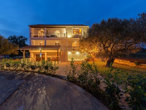 Wohnung Srića by Interhome