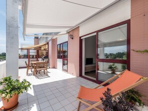 Outdoor dining - Wohnung am Meer und in der Stadt by Interhome (Gulpilhares)