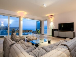 TV, fireplace, DVD player - Villa Style and Sea by Interhome (Korčula/Vela Luka)