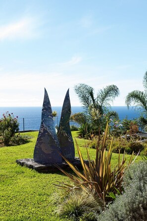 Property grounds - Ferienvilla mit Infinity Pool by Interhome (Arco da Calheta)