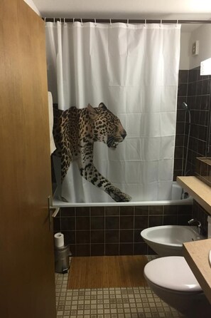 Bathroom - Gemütliche Ferienwohnung im Disentiserhof by Interhome (Disentis)