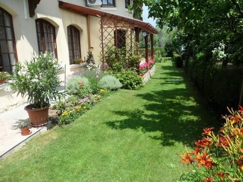 Wohnung mit privatem Pool by Interhome