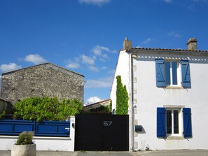 Exterior - La Rochelle- Charmantes Haus Ocean Plage by Interhome (Croix Chapeau)