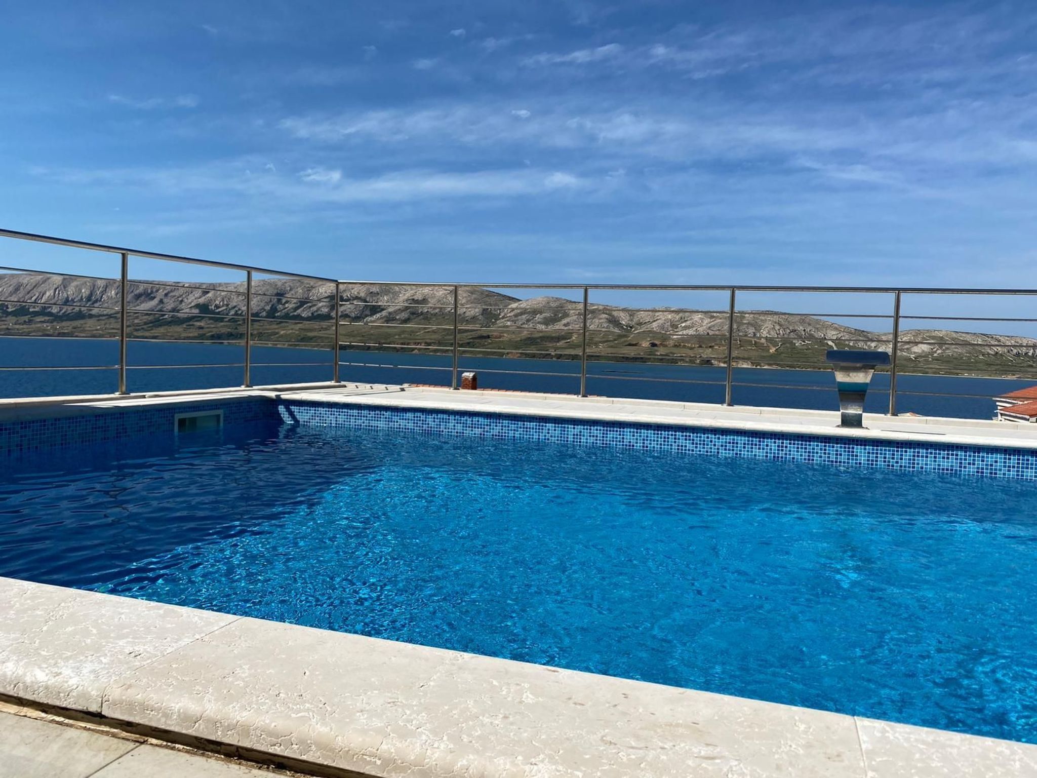 Et oppvarmet basseng