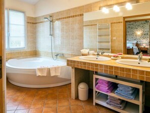 Towels - Villa "La Bergerie" mit Privatpool und Spa by Interhome (Romans)