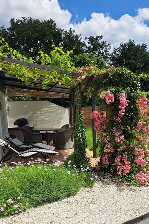 Terrace/patio - "kleines Loft im Erdgeschoss in der Nähe von Bénodet by Interhome (Clohars Fouesnant)