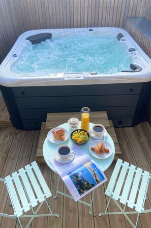 Bain à remous extérieur