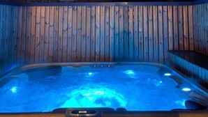 Pool - "La Maison du Quai" (Das Haus am Kai) by Interhome (Landerneau)