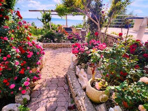 Property grounds - Wohnung in Drašnice mit Schönem Garten by Interhome (Drašnice)