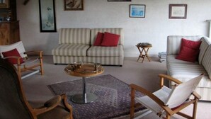 Unclassified image, 4 of 8, button - Villa "Cobalan" mit Blick auf das Wasser by Interhome (Locquénolé)
