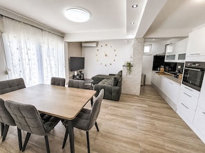 Interior - Fabo in Dalmatien by Interhome (Podstrana)