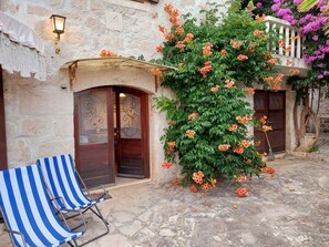 Exterior detail - Wohnung in Zavala mit schönem Garten by Interhome (Hvar/Jelsa)