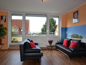 TV, DVD player - Großzügige Ferienwohnung mit Terrasse by Interhome (Heinersdorf)