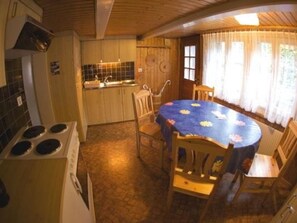 Dining - Wenger 5-Bettwohnung by Interhome (Meiringen)