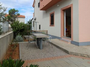 Outdoor dining - Studio "Sarmantni Studio Stefania" by Interhome (Krk/Punat)