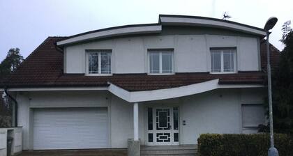 mit Privatpool für 11 Personen + 1 Kind ca. 500 m²in Pardubitz, Böhmen (Os by Interhome