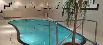 mit Privatpool für 11 Personen + 1 Kind ca. 500 m²in Pardubitz, Böhmen (Os by Interhome