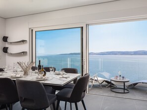 Dining - Villa am Strand - Privater beheizter Pool by Interhome (Medici)