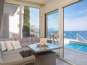 TV, fireplace - Villa am Strand - Privater beheizter Pool by Interhome (Medici)