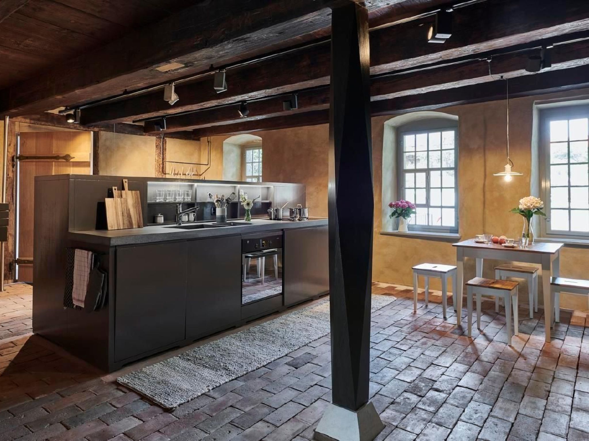 Kühlschrank, Ofen, Geschirrspüler, Kochgeschirr/Geschirr/Besteck