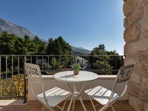 Outdoor dining - Haus Finestra by Interhome (Tučepi)