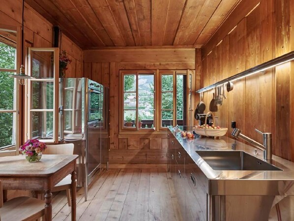 Fridge, oven, dishwasher, cookware/dishes/utensils - Maison des Fées - Stiftung Ferien im Baudenkmal by Interhome (Charmey)