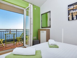 Internet - Renoviertes Ferienhaus in Tučepi mit Privatem Pool by Interhome (Tučepi)