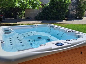 Outdoor spa tub - "Helena2" mit Blick auf das Wasser by Interhome (Dubrovnik/Mlini)